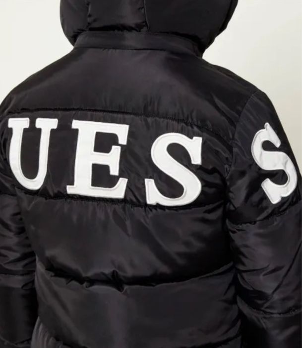 Зимно яке Guess.