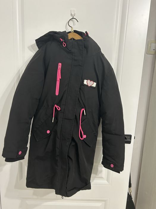 Продаю девочковую зимнию куртку