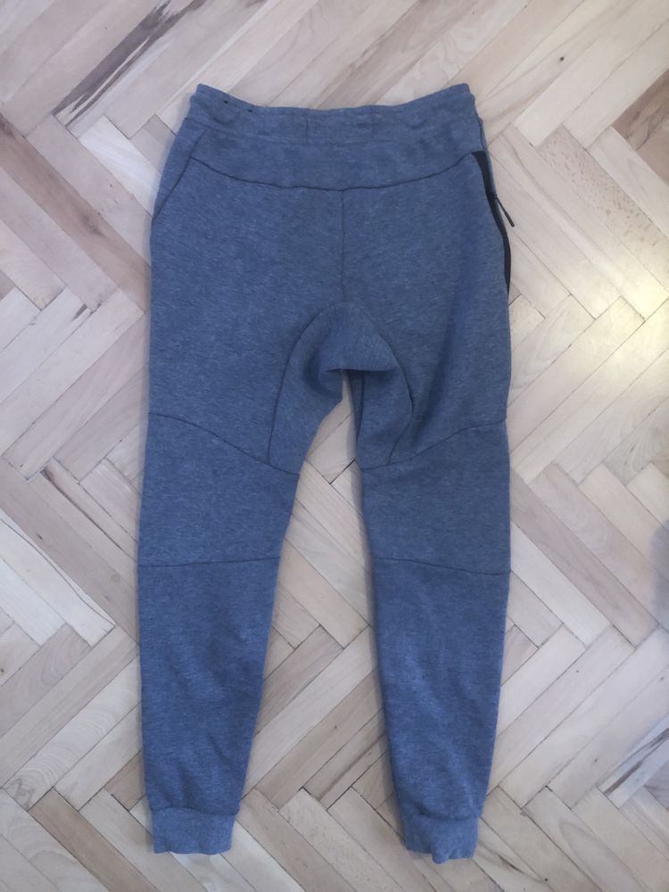 Nike Tech Fleece Мъжко Долнище Размер S