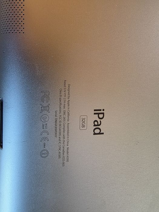 Vand doua iPad uri 2 pentru piese