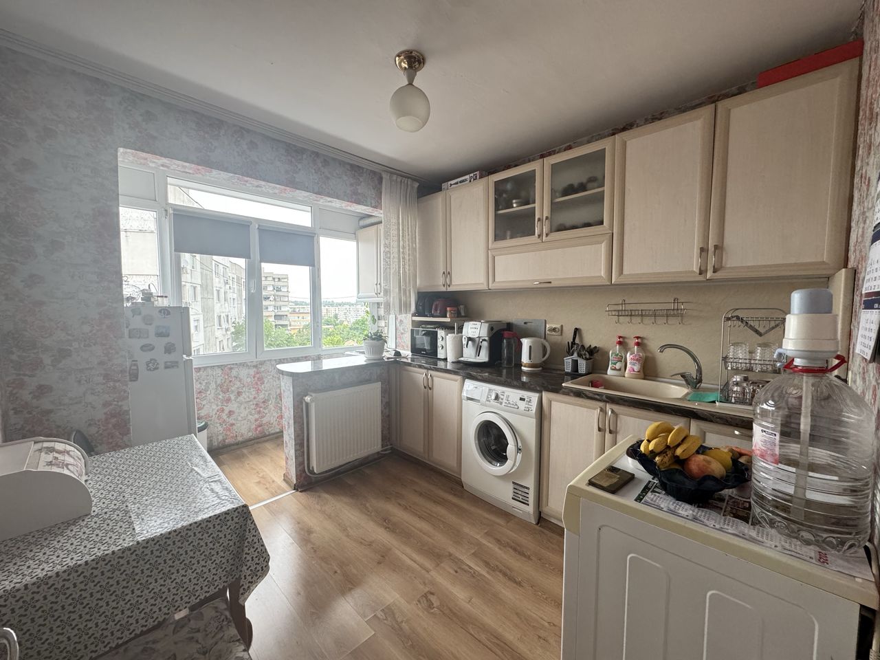 Продава се Тристаен апартамент в Търговище, Център - 81 кв.м за 1064 €/кв.м - Снимка #1