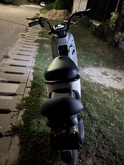 Vand scuter electric