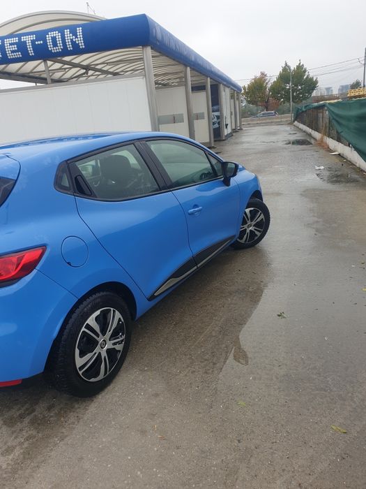 Vând Renault clio
