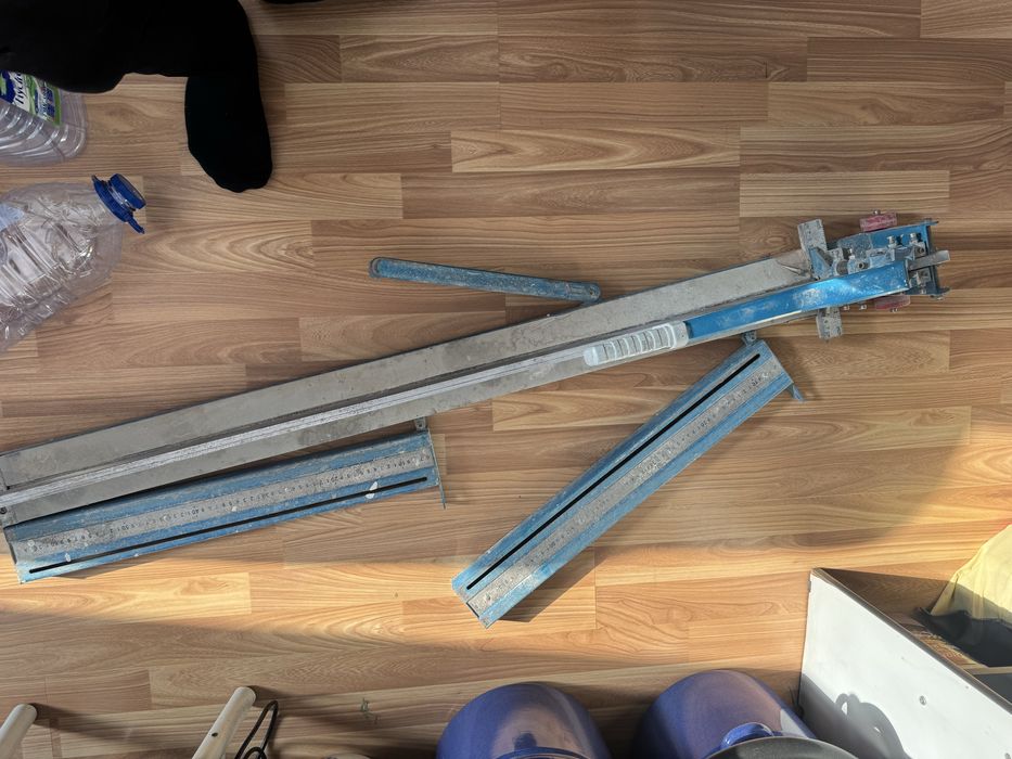 Плиткорез 120 и лазерный уровень