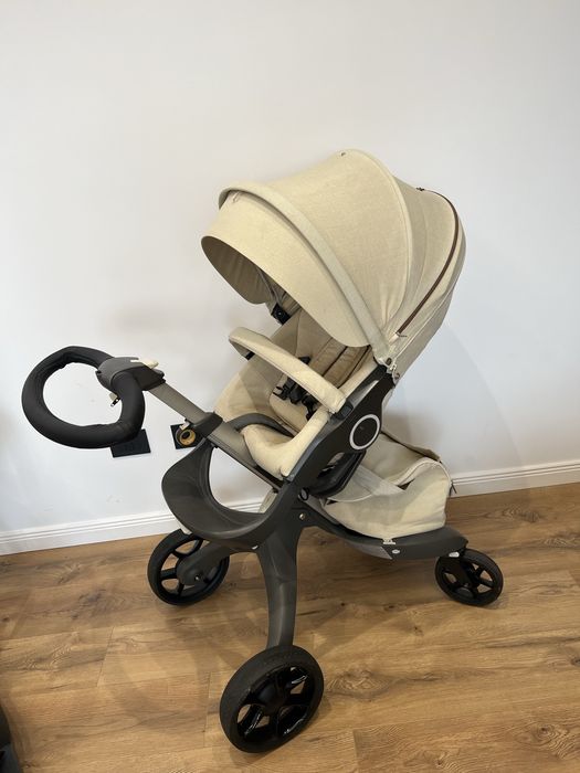 Cărucior Stokke V5 3 în 1 + bază Isofix