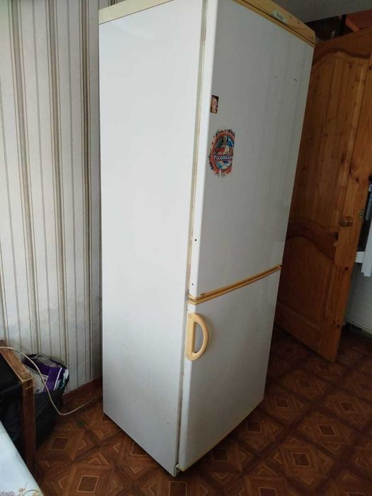 продам холодильник б/у