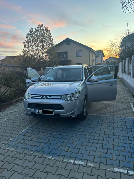 Mitsubishi Outlander Diesel Automat 7 Locuri
