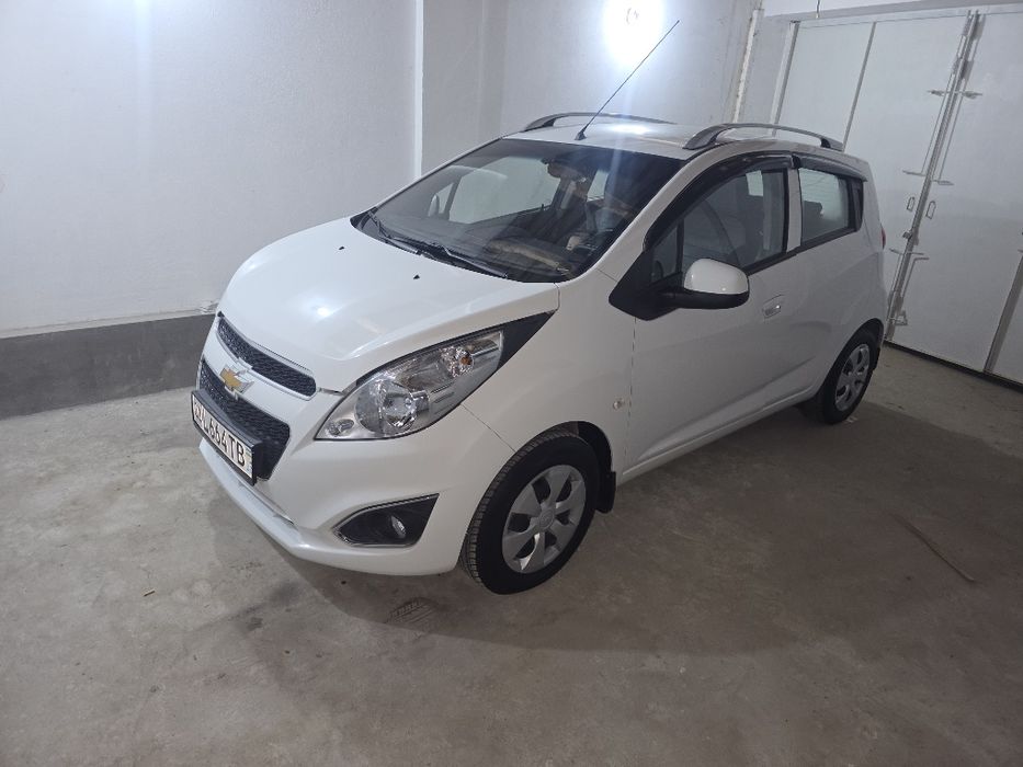 Продам Spark автомат белый, Масло, пробег 19 000 км