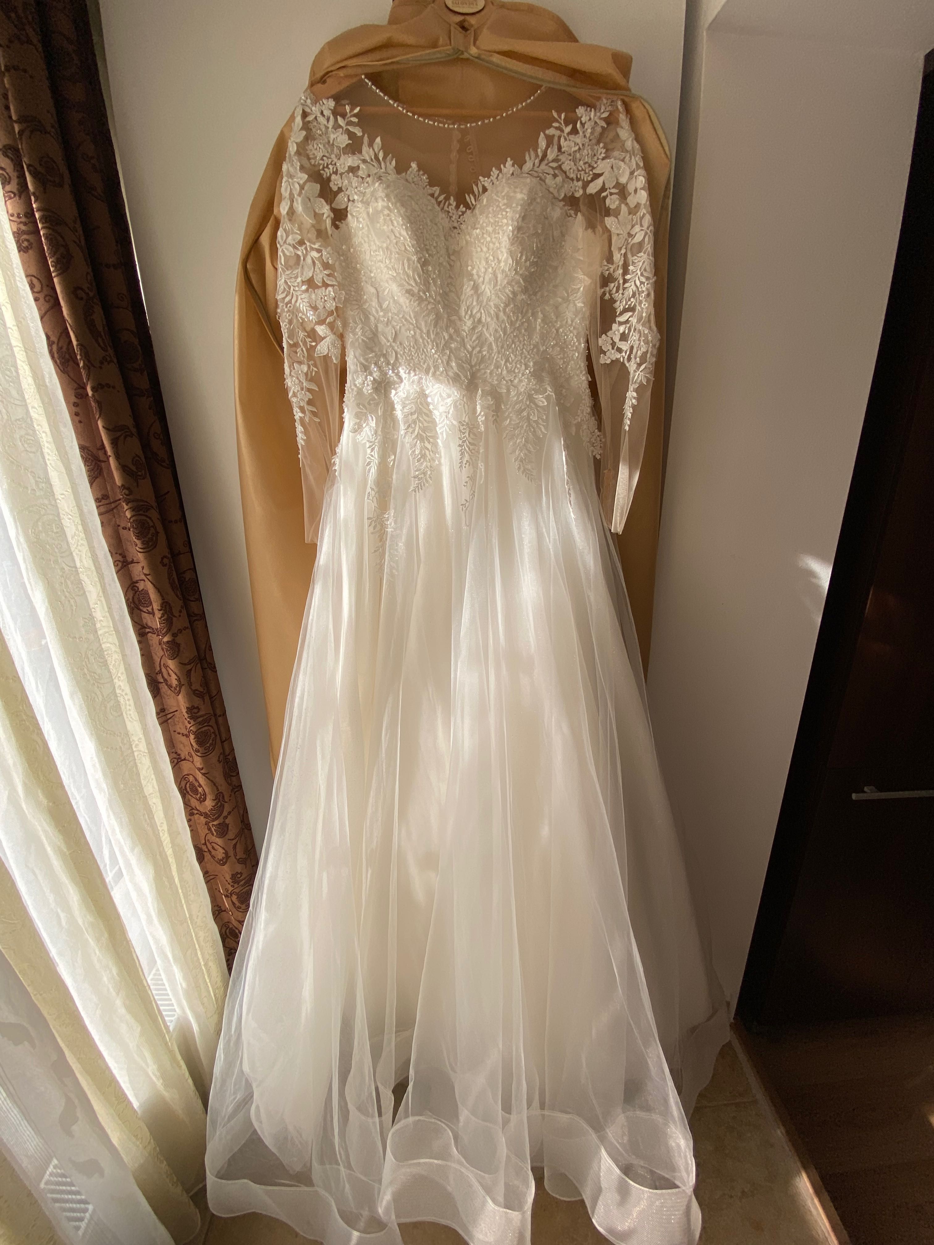 Rochie de mireasa noua, nepurtata