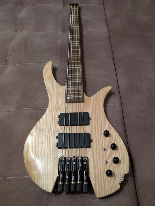Headless 5-string Bass Guitar