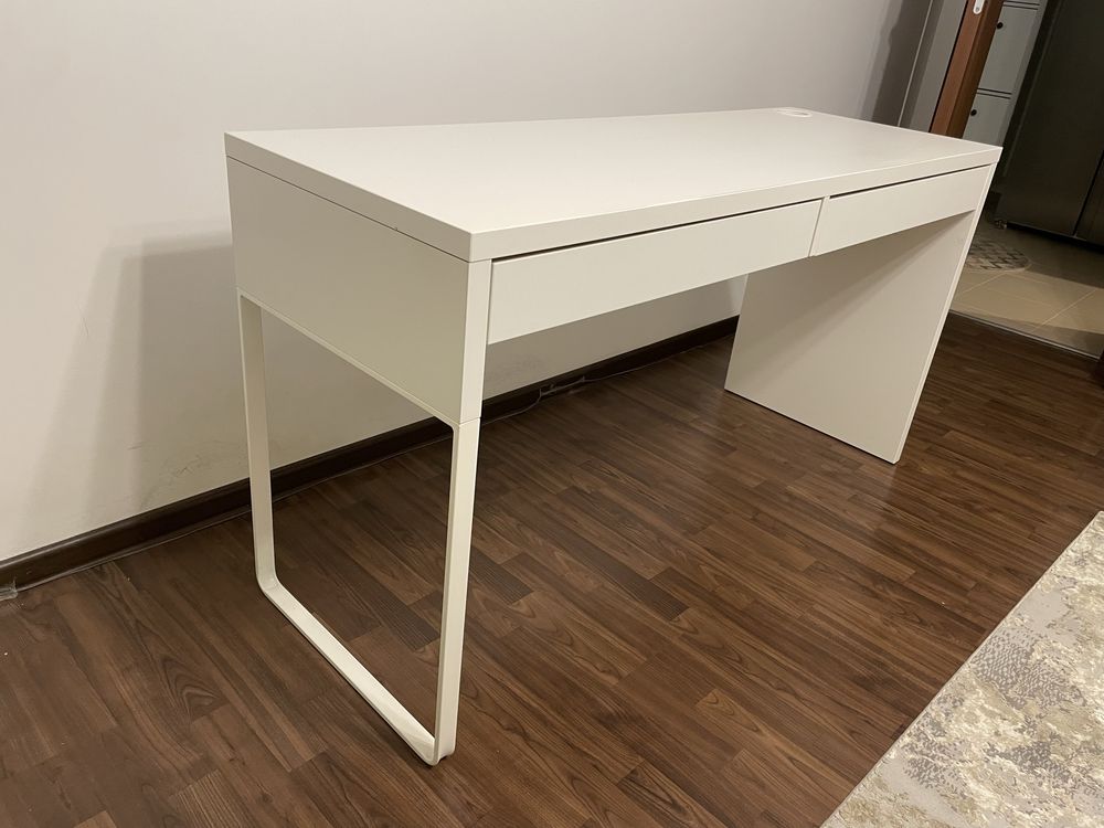 Vând birou IKEA Micke – ideal pentru 2 persoane Cod produs: 902.143.08