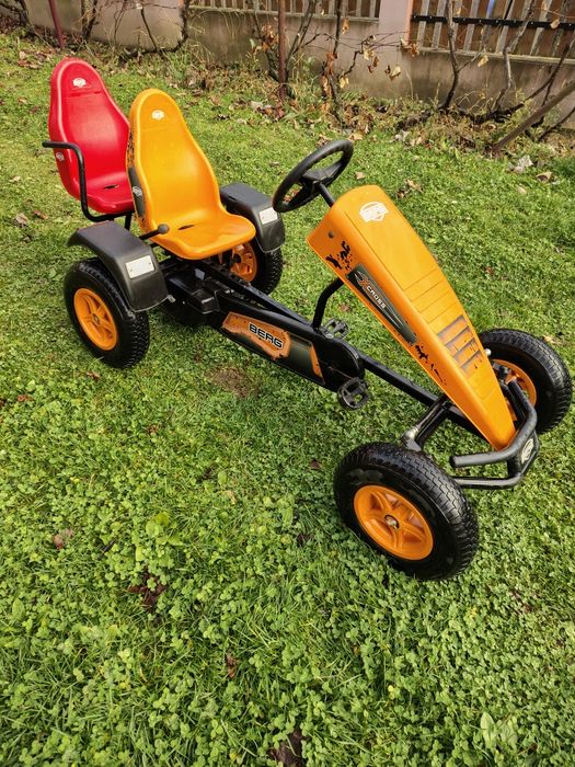 Vând cart pentru adulți și copii