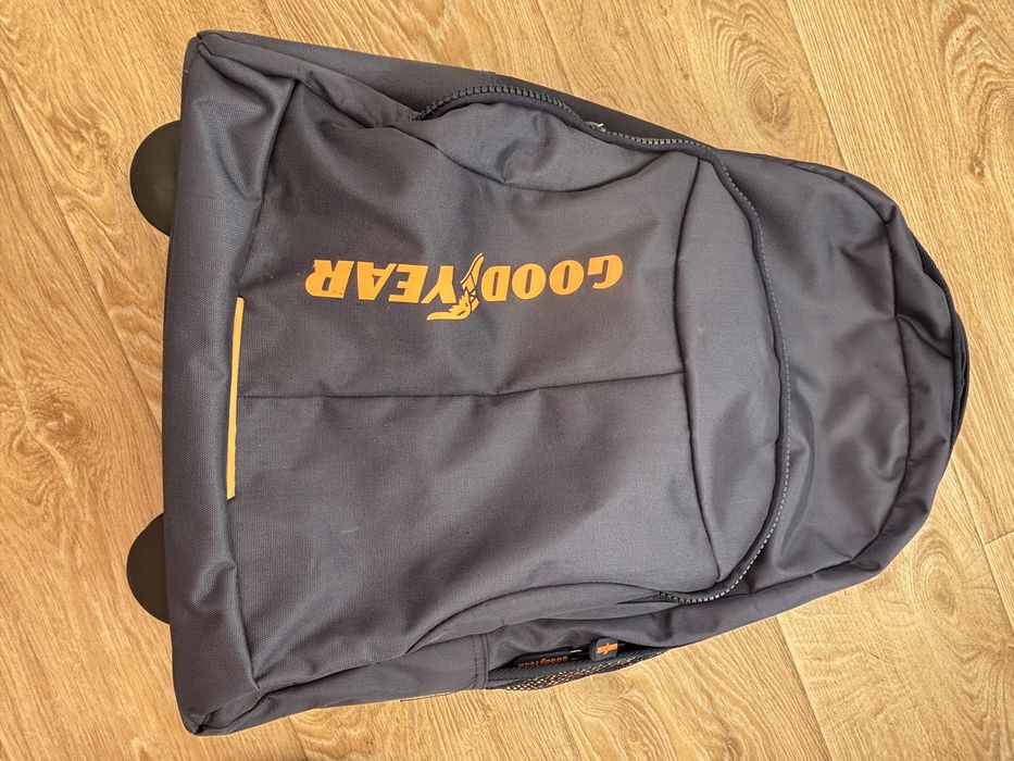 Сак на колелца с телескопична дръжка