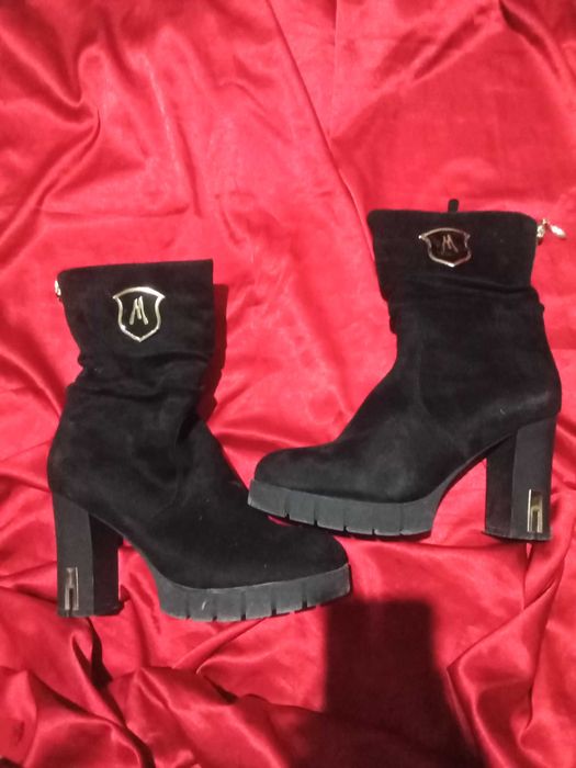 Боти ботуши обувки