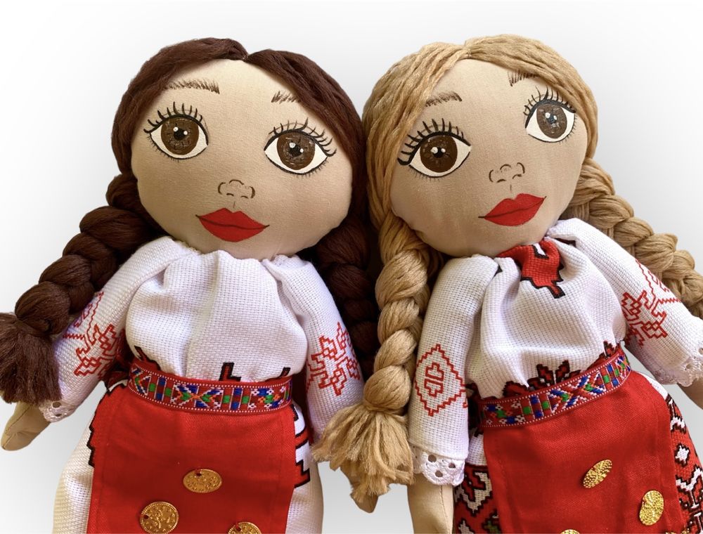 Кукла с народна носия