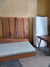 Легло, подматрачни рамки, матраци и маса