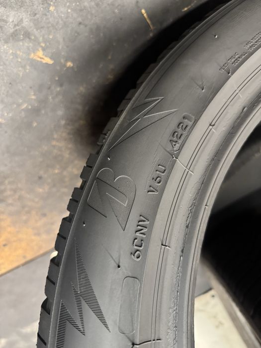 235 50 19, Зимни гуми, Bridgestone BlizzakLM005, 2 броя