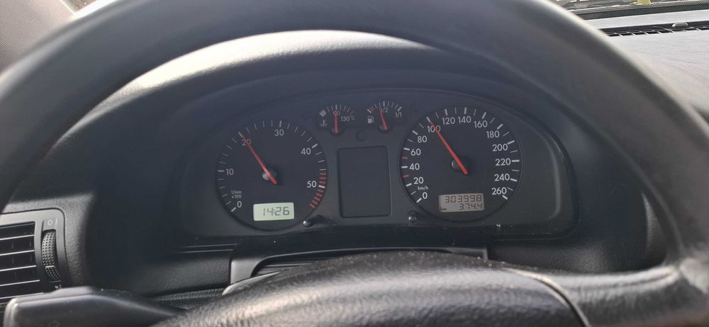 Volkswagen Passat 1.9 131 к.с 2000г