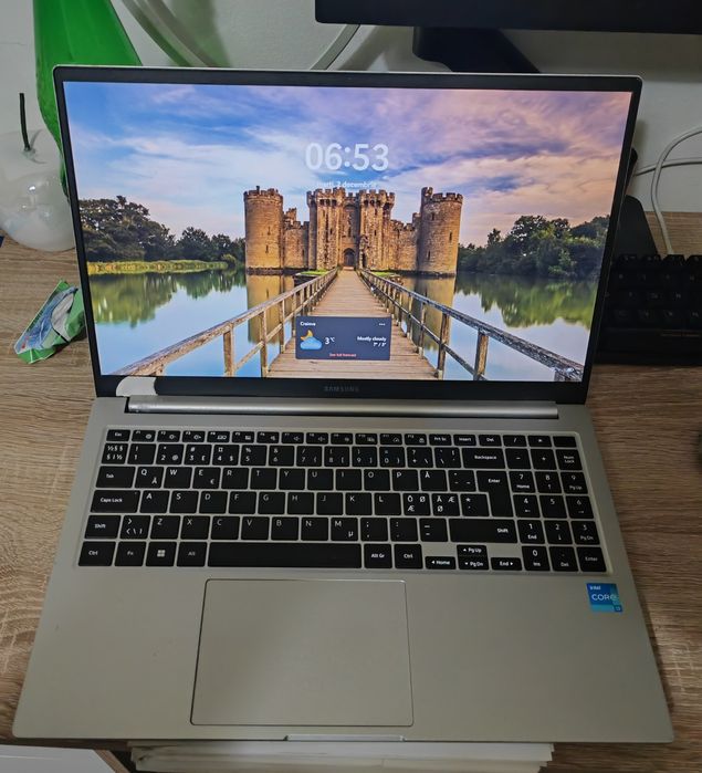 Galaxy book 2  i3 gen 12  15.6" full hd