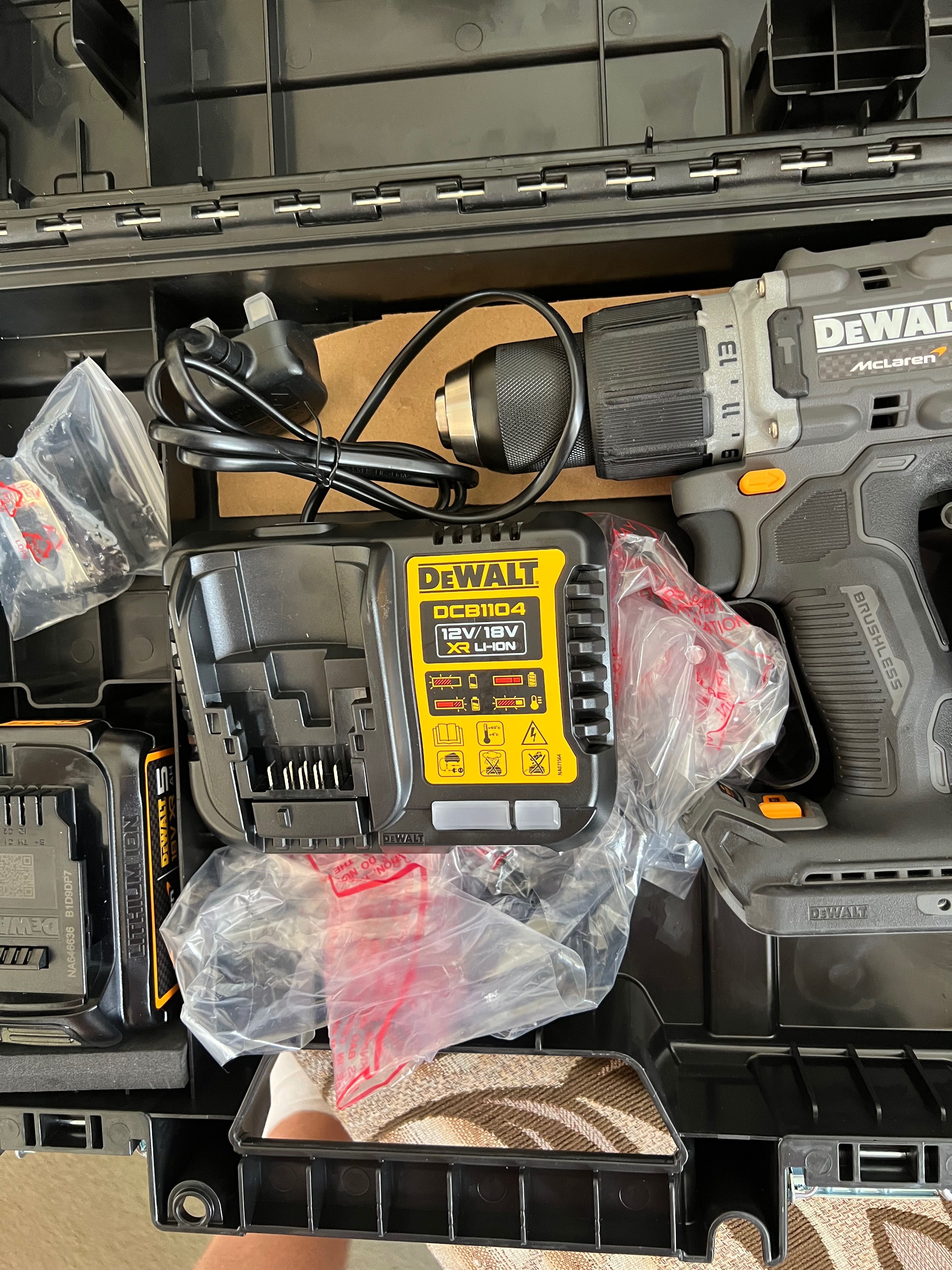 Винтоверт DeWALT DCD85ME2GT McLaren F1 Team 18V
