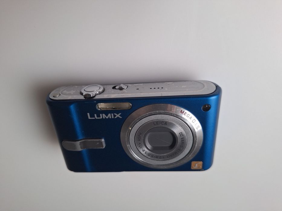 Aparat foto Panasonic Lumix DMC-FX10