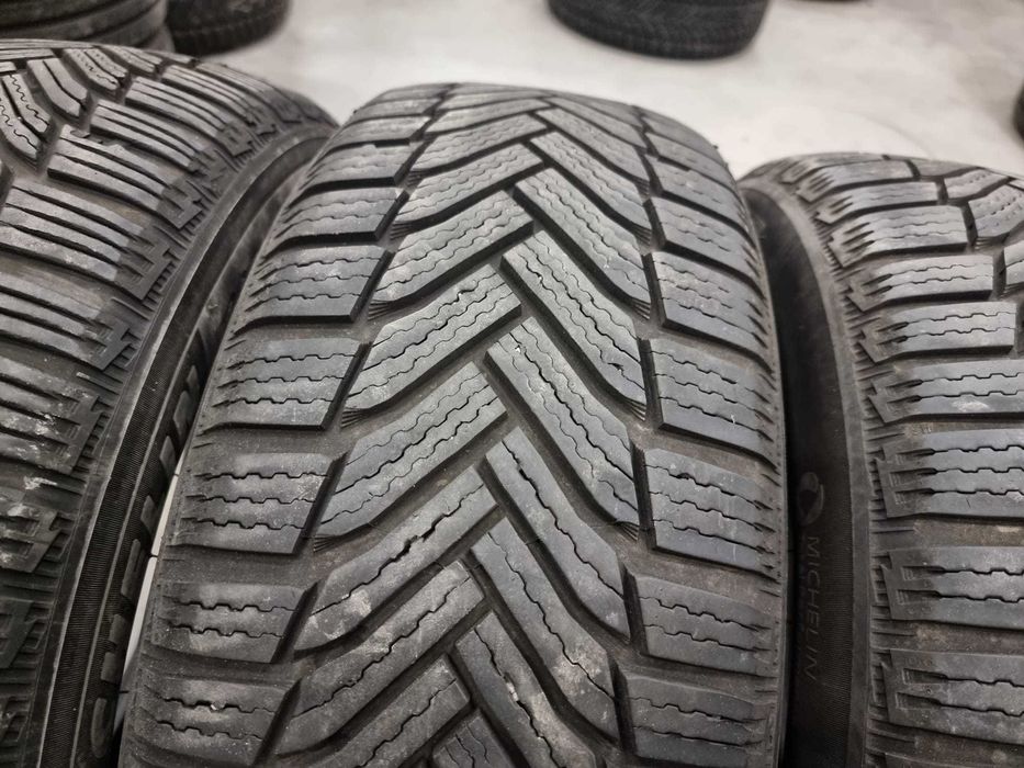 4 Anvelope IARNA 205.55.16 'Michelin' ; stare foarte buna