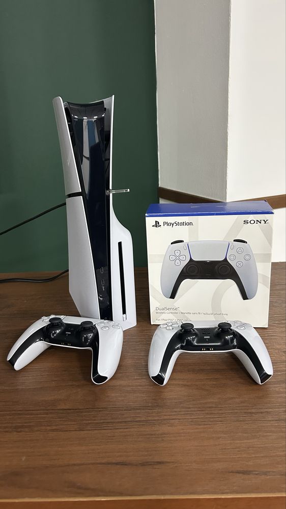 Продам PS5 с играми  - 4 штуки