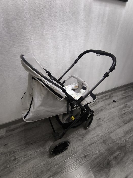 Детская коляска б/у  в идеальном состоянии