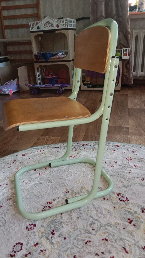 Продам стул для дошкольного и младшего школьного возраста