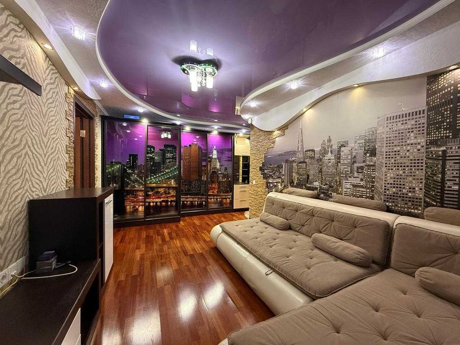 Продам 3 комнатную квартиру в 6 микрорайоне( р-н ТД Нур-ра)