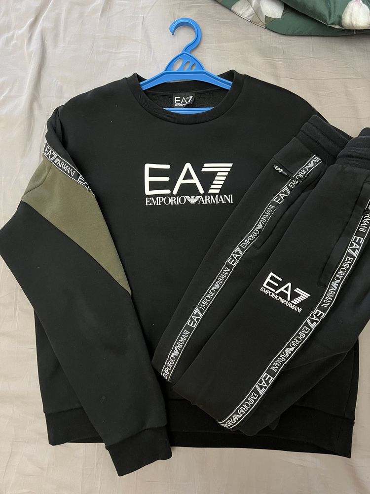 Продам мужской спортивный костюм EA7 emporio armani