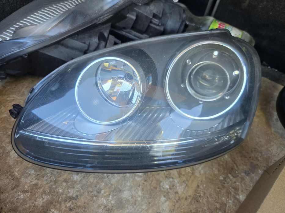 Faruri vw Golf 5