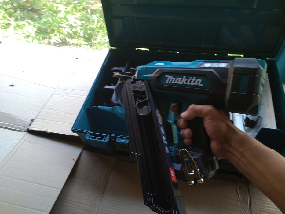 Makita DBN900ZK 18v LXT