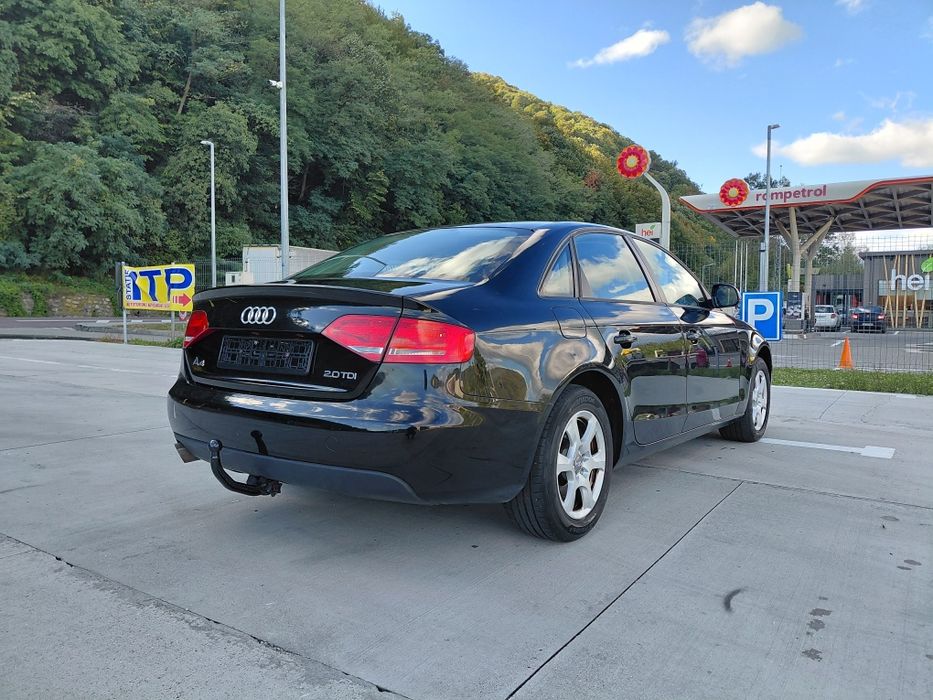 Audi a4 2000 diesel an  2009 euro 5  Navigație/ Carlig/