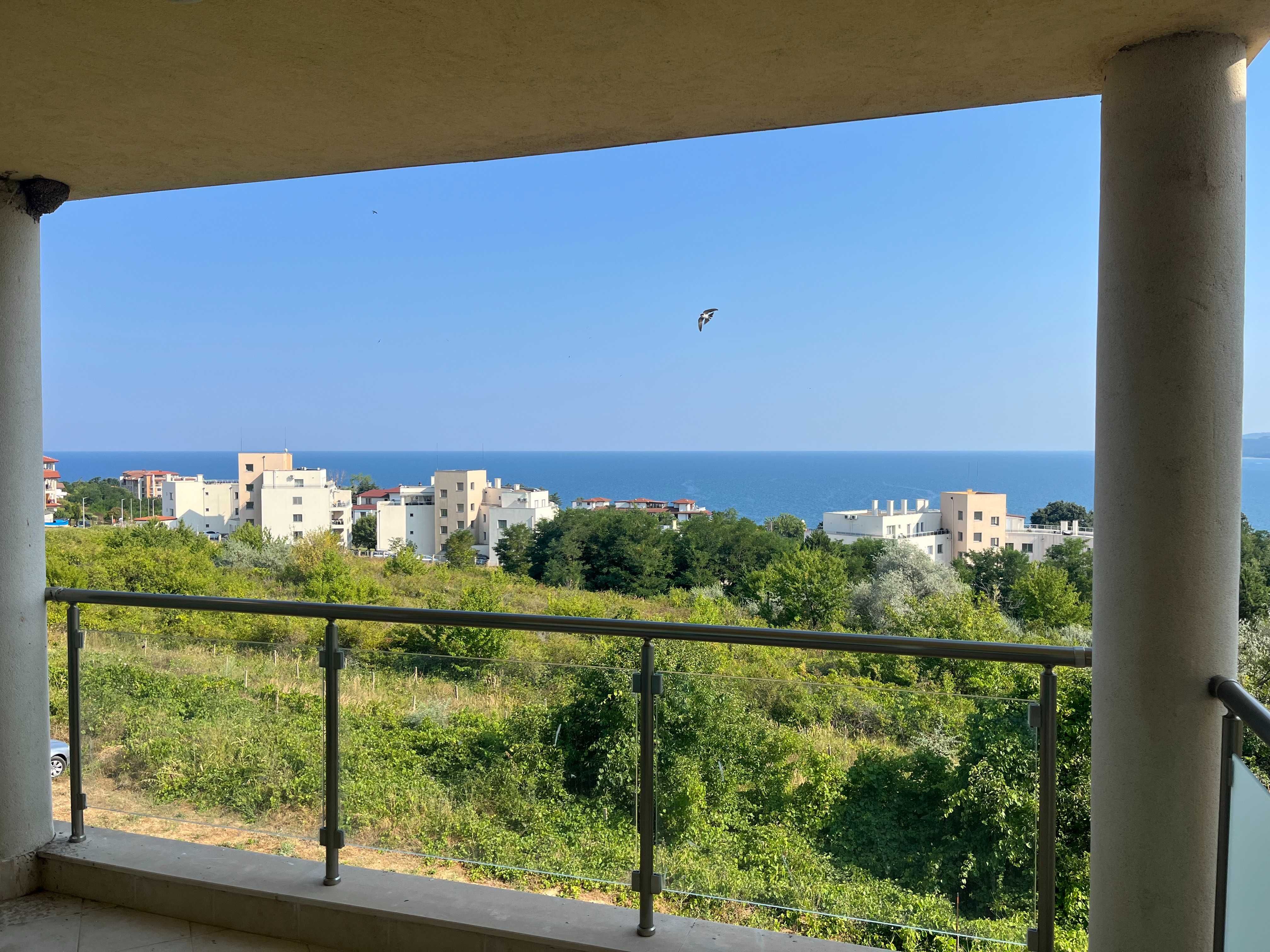 Двустаен в уникална морска гледка в гр. Бяла