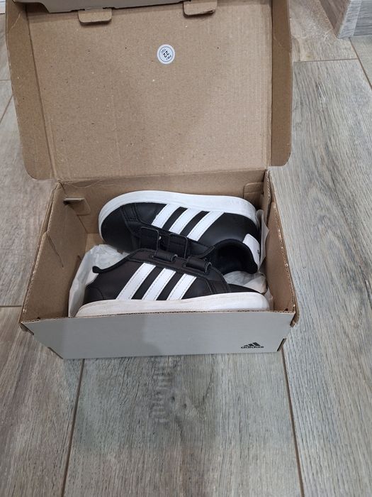 Продавам Детски маратонки