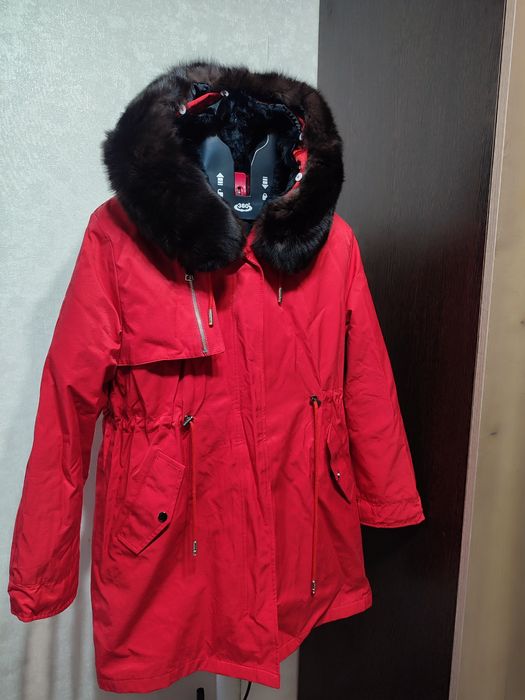 Продам женскую парку