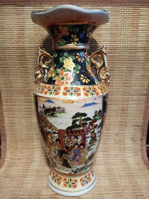 Vaza China portelan pictat manual aurit 20 cm