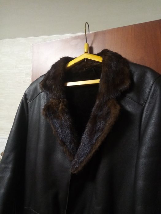 Продам дубленку. Цвет коричневый. Размер 48-50.