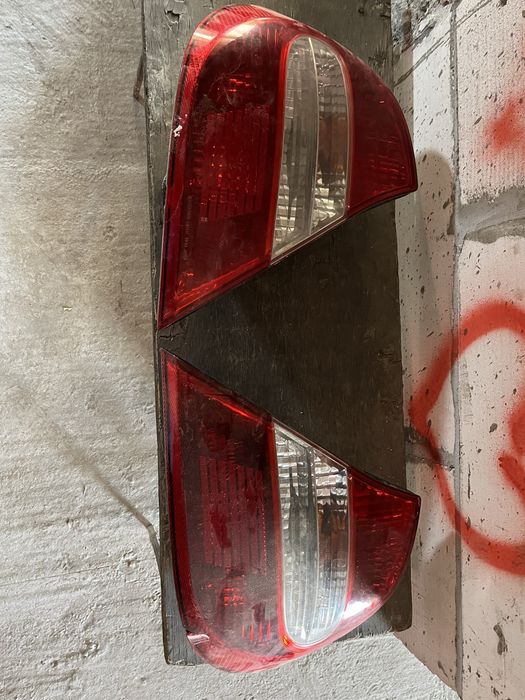 Продам задний фары от тайота 30