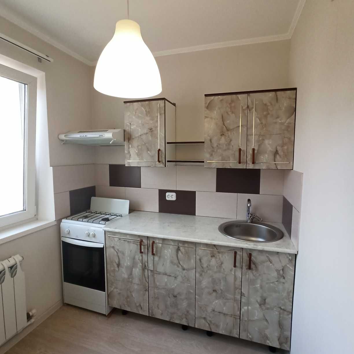 №1405 Продам 2 комнатную квартиру, 3 микрорайон, пр.Республики