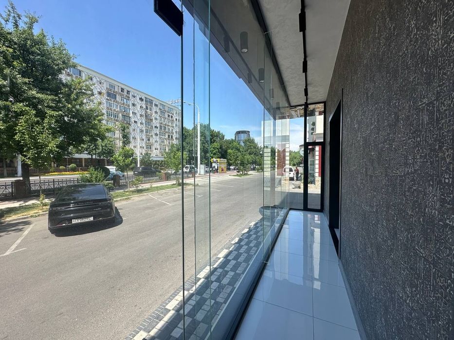 Аренда  Центр нежилого помещеня   Витраж 90 м2 под любой вид Деятельно