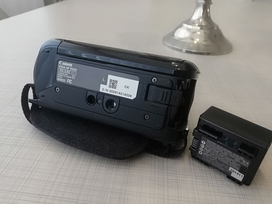 Видео камера Canon Vixia HF R500