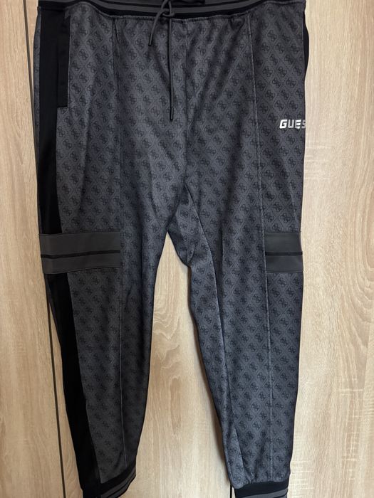 Екип на Guess мъжки