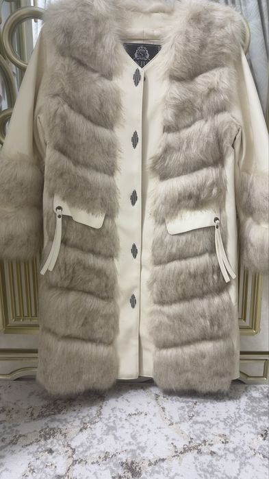 Куртка + нимча енги ечилади