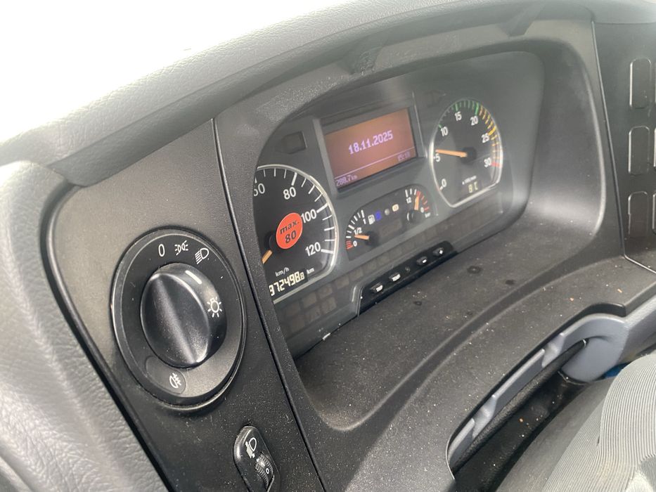 Vand Atego. /1218/ an 2012/ box/duba cu usi