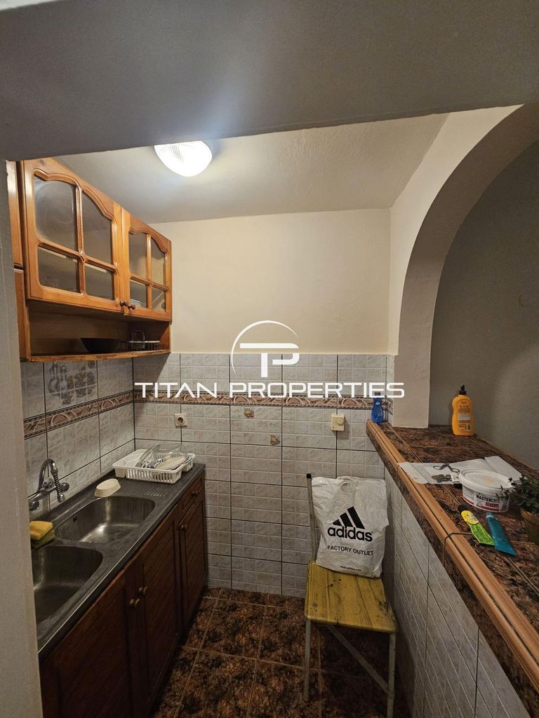 Дава се под наем Двустаен апартамент в Бургас, Център - 48 кв.м за 306 € - Снимка #1