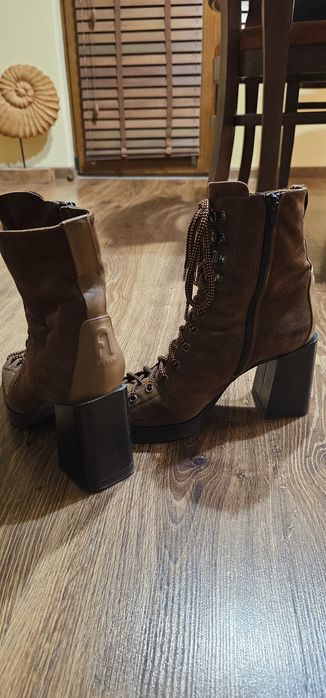 Велурени боти Furla