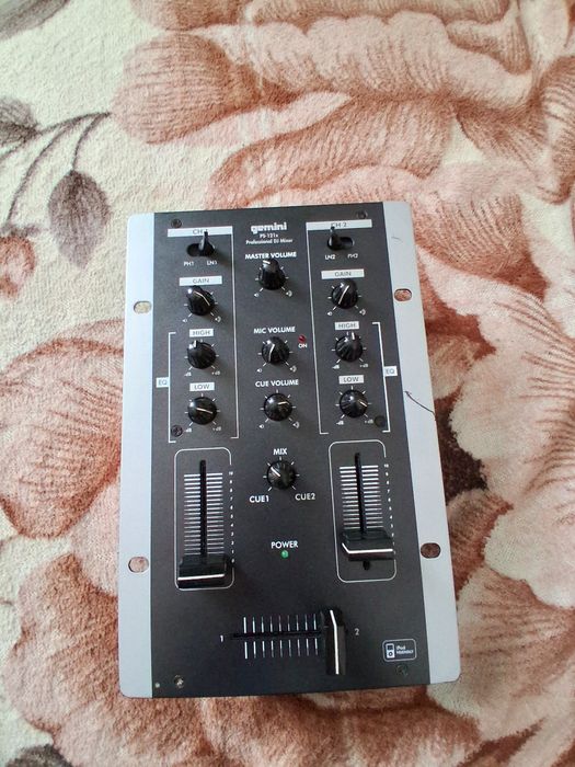 Profesional DJ mixer Gemini