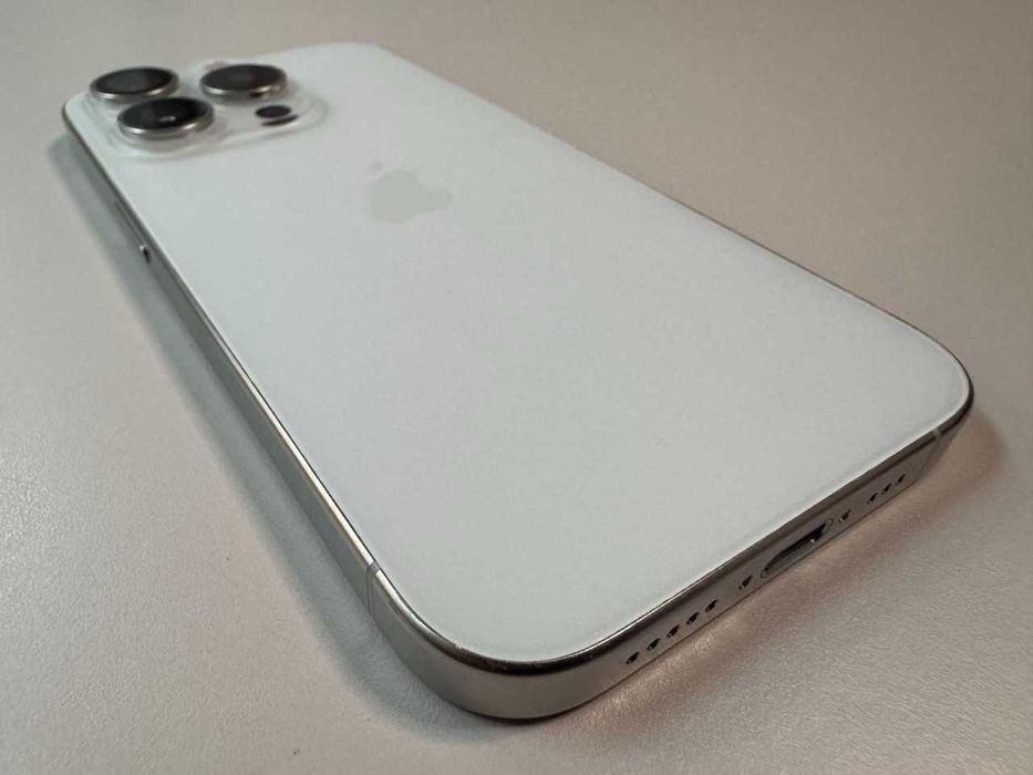  Apple / iPhone 15 Pro / 256 Gb / White / 90% Acumulator